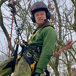 Igor Oehlschläger zertifizierter Baumkletterer (SKT-A & B) Obstbaumpfleger (Baumwart) 