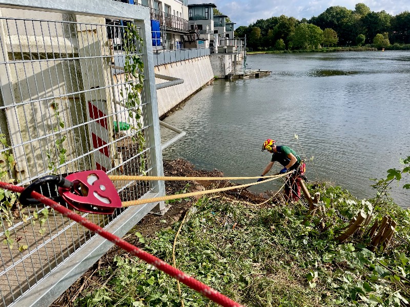 Auch komplexe schwierige Arbeiten sind Dank unser Fachwissen und professioneller Ausrüstung kein Problem.